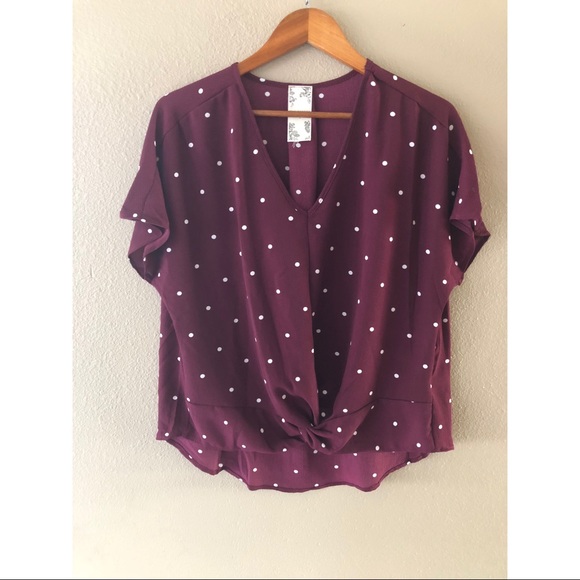 Polka dot bottom twist blouse in burgundy - Picture 4 of 4